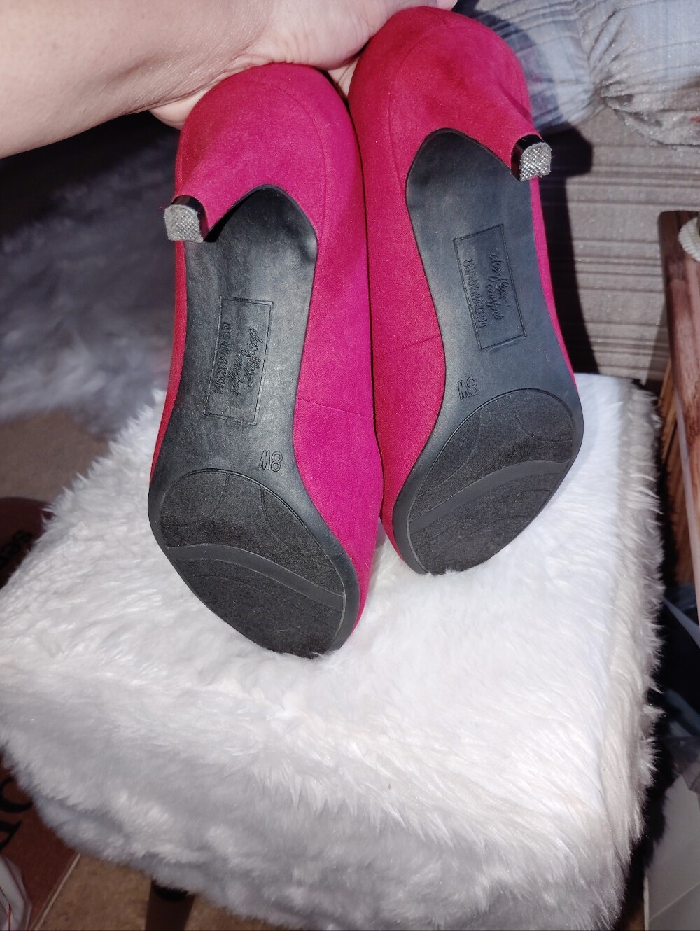 Dexflex Comfort (Payless) red suede pumps 8 wide - Picture 7 of 8